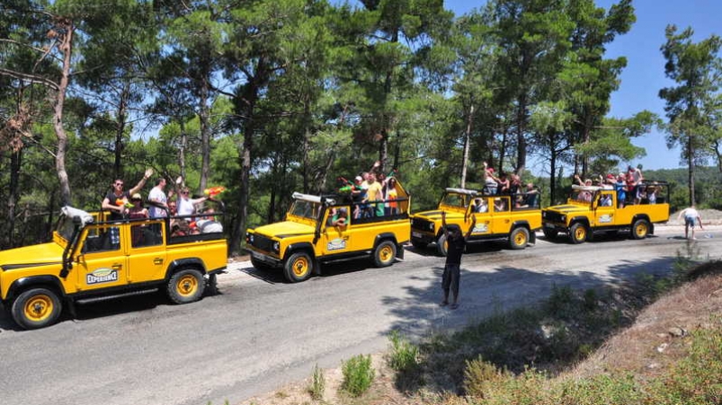 JEEP SAFARİ